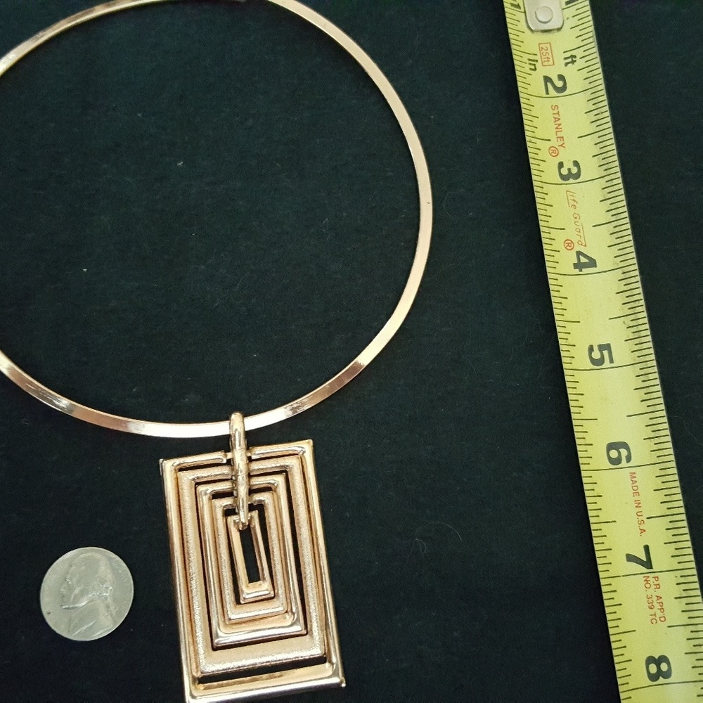 Choker - Picture 2 of 4